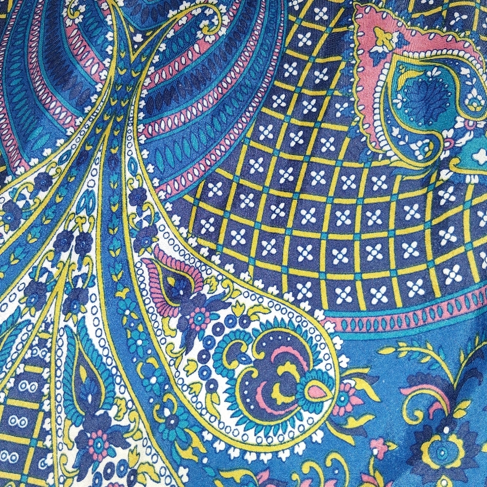 Blue Paisley Print Tank Top With Pinted Bottom Front Feels Like Silk - Picture 2 of 4